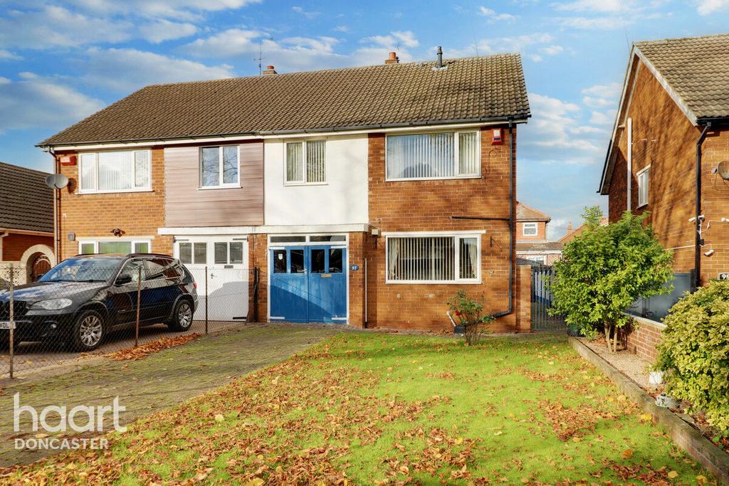 Jossey Lane, Scawthorpe, Doncaster 3 bed semidetached house for sale £190,000