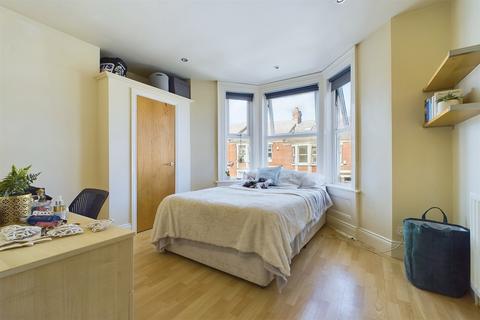 5 bedroom maisonette to rent, Grosvenor Gardens, Jesmond, Newcastle Upon Tyne