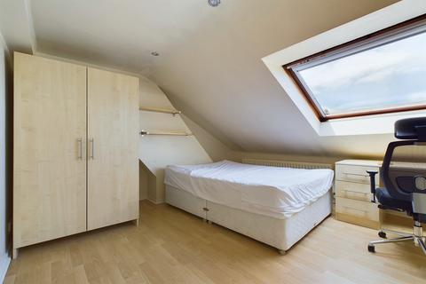 5 bedroom maisonette to rent, Grosvenor Gardens, Jesmond, Newcastle Upon Tyne