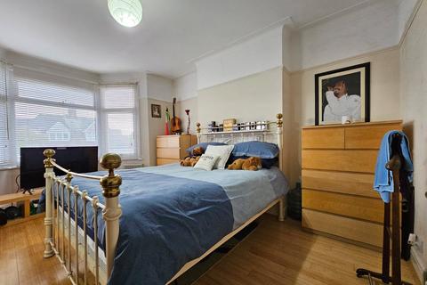 3 bedroom semi-detached house for sale, Bellingham Road, London, SE6