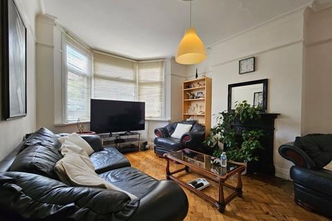 195 Bellingham Road, London, SE6 1EQ