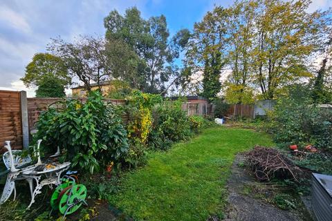 195 Bellingham Road, London, SE6 1EQ