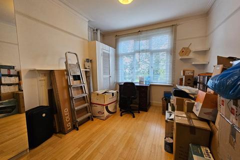 195 Bellingham Road, London, SE6 1EQ
