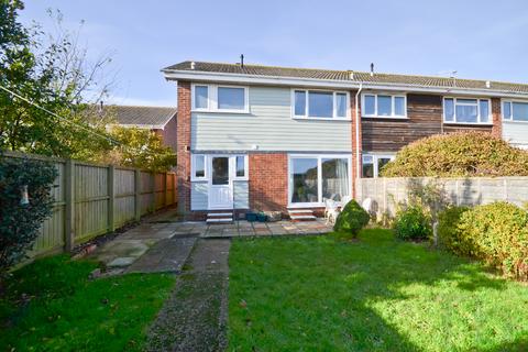 3 bedroom end of terrace house to rent, Cowes PO31