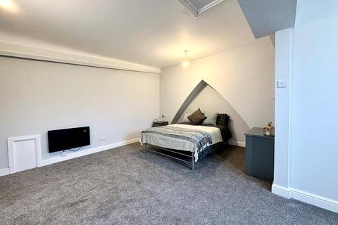 4 bedroom house share to rent, Barnsley, S71