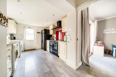 12 Bourne Road, Godalming, GU7 3NQ