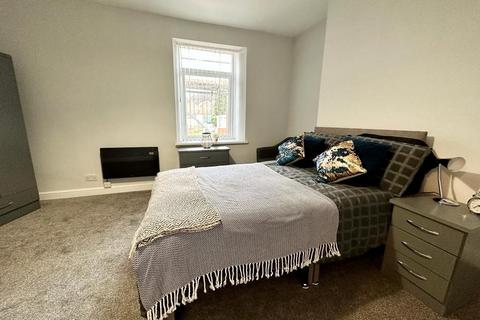 4 bedroom house share to rent, Carlton Road. South Yorkshire, Barnsley, S71