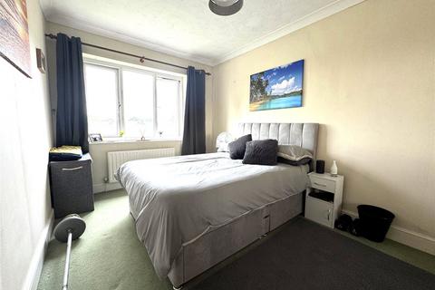2 bedroom apartment to rent, Park Road, Camberley, Surrey, GU15