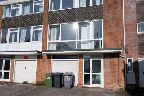 5 bedroom terraced house to rent, Sparkford Close