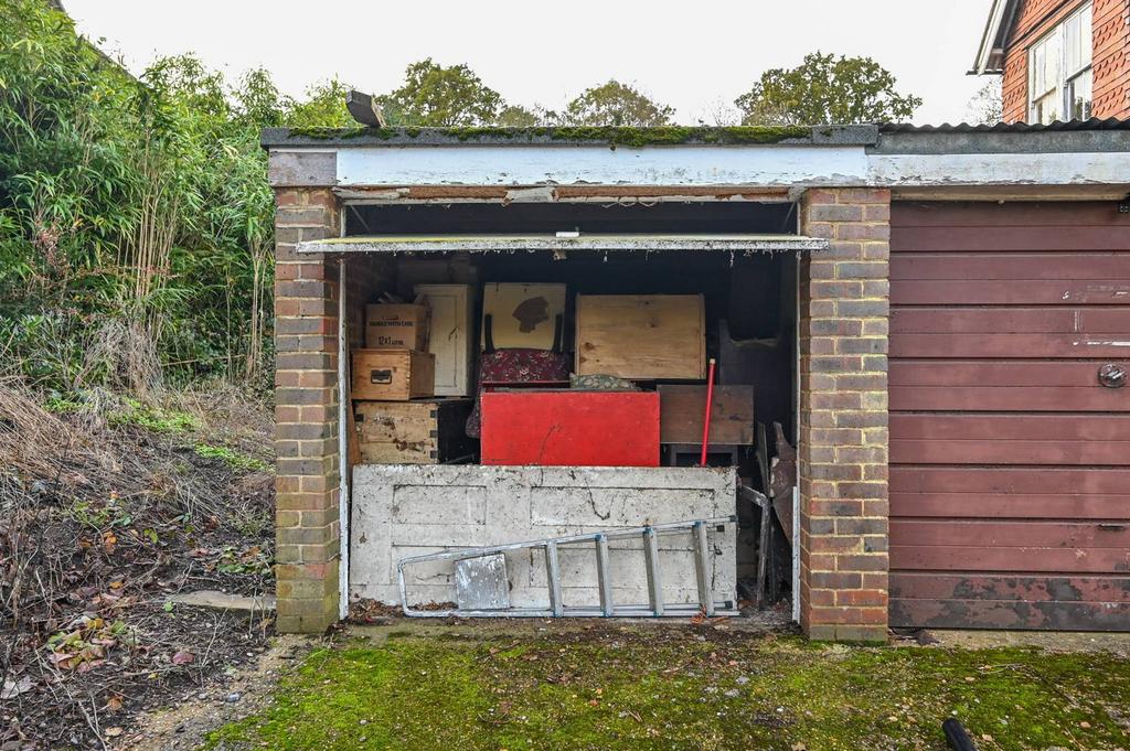 The Street, Guildford, Shalford, GU4 Garage for sale £35,000