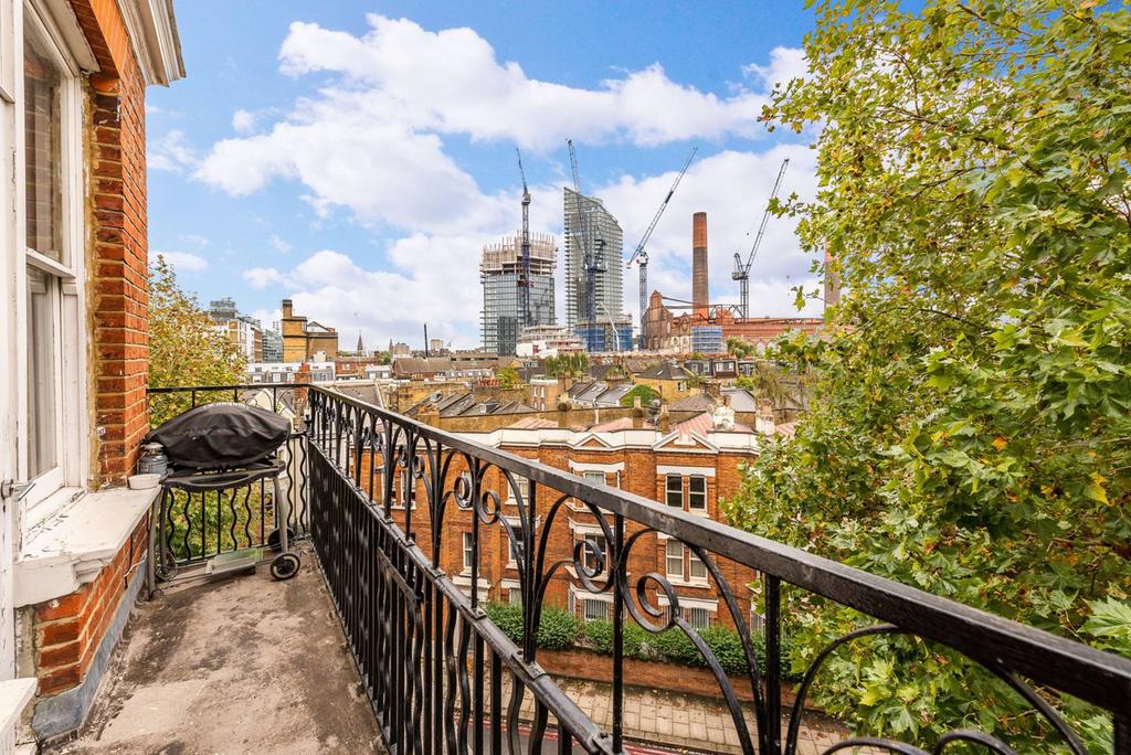 Cremorne Road, Chelsea, London, SW10 3 bed flat to rent £5,417 pcm (£1,250 pw)