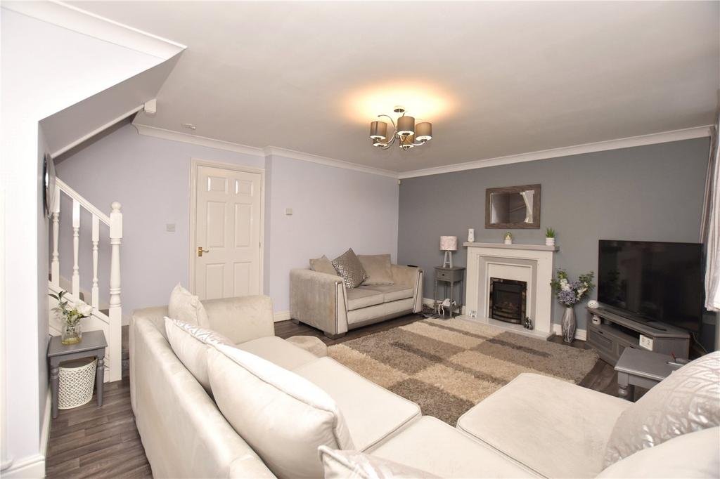 Woolley Bridge Road, Hadfield, Glossop, SK13 3 bed detached house for