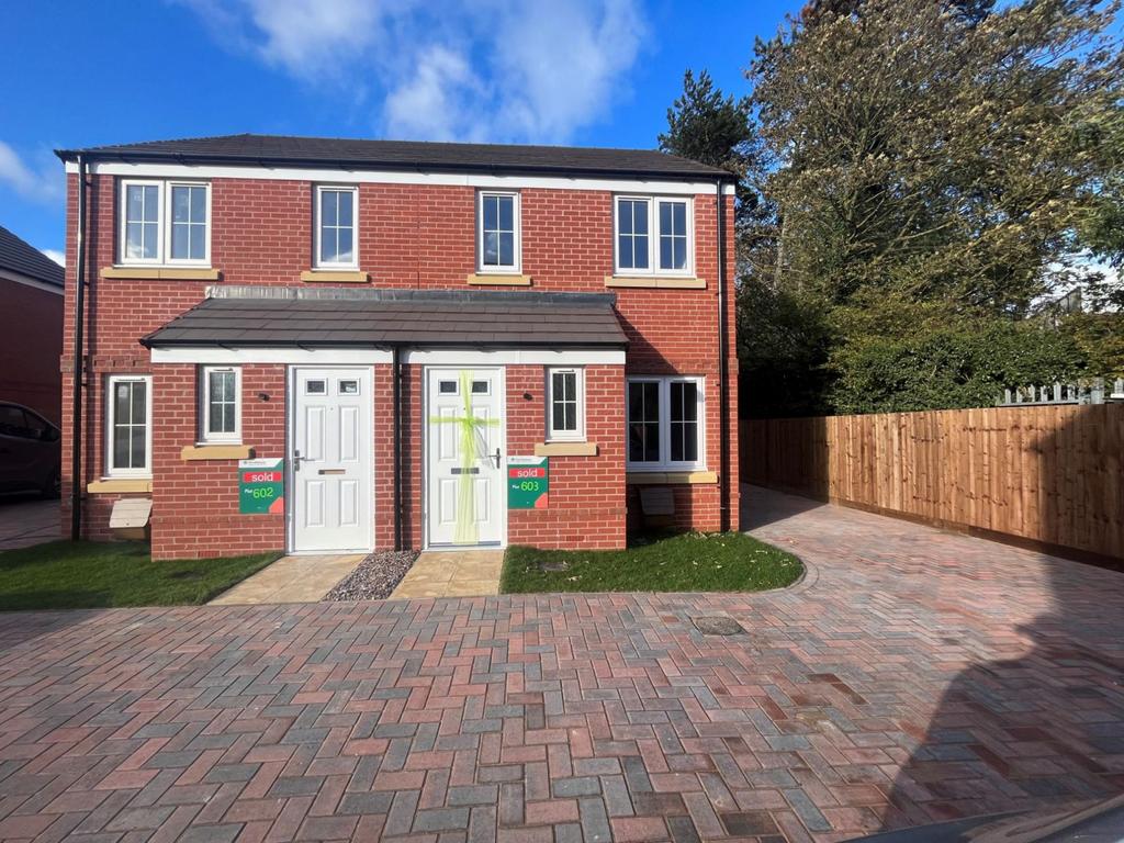 Campus Drive, Scholars Green... 2 bed semidetached house £1,150 pcm