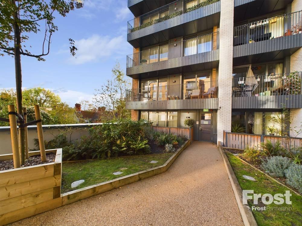 Mill Mead, Staines-upon-Thames, Surrey, TW18 1 bed apartment for sale ...