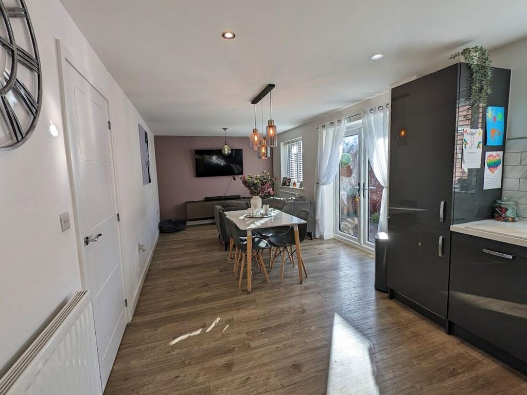 Haines Drive, Sileby, LE12 4 bed detached house for sale £400,000