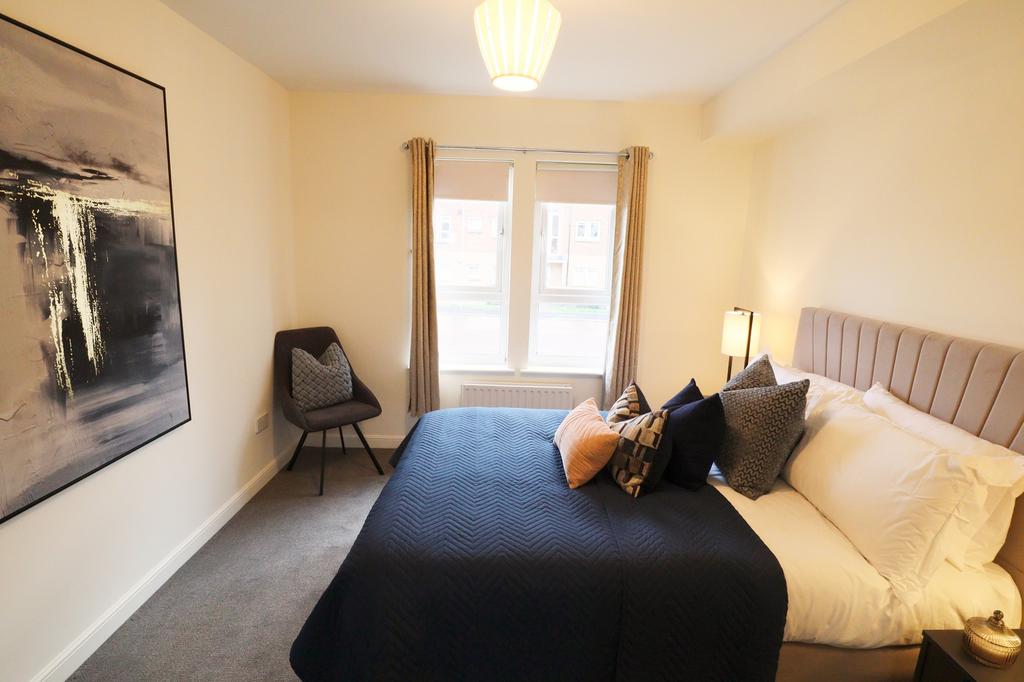Bedroom 1 (2)