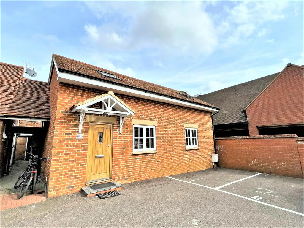 Bancroft, Hitchin, SG5 3 bed mews to rent £1,650 pcm (£381 pw)