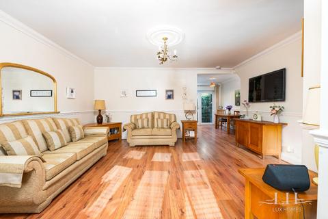 10 Oakdene Close, Hornchurch, RM11 1HD