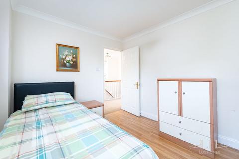 10 Oakdene Close, Hornchurch, RM11 1HD