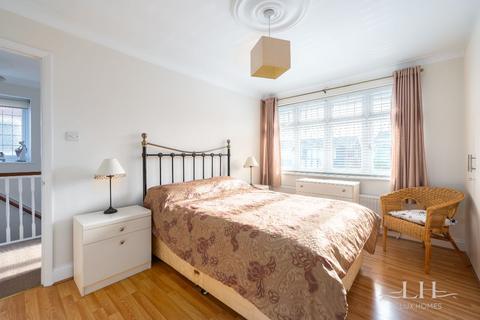 10 Oakdene Close, Hornchurch, RM11 1HD