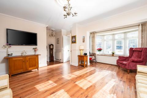 10 Oakdene Close, Hornchurch, RM11 1HD