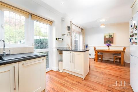 10 Oakdene Close, Hornchurch, RM11 1HD