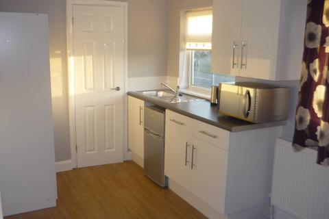 1 bedroom house to rent, Rockingham Road, Corby NN17