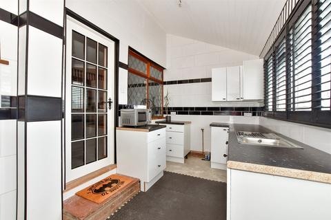 128 Downs Road, Walmer, Deal, CT14 7TF