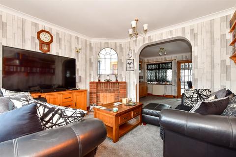 128 Downs Road, Walmer, Deal, CT14 7TF