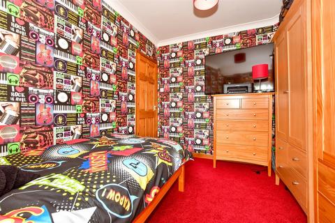 128 Downs Road, Walmer, Deal, CT14 7TF