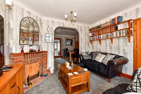 128 Downs Road, Walmer, Deal, CT14 7TF