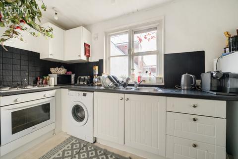 4 bedroom maisonette to rent, Hove, East Sussex, BN3