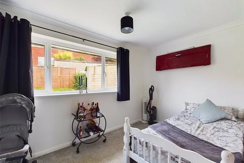 148 Bodiam Avenue, Tuffley, Gloucester, GL4 0TN