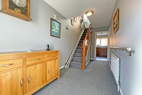 2 Barn Close, Great Oakley, Corby, NN18 8HZ
