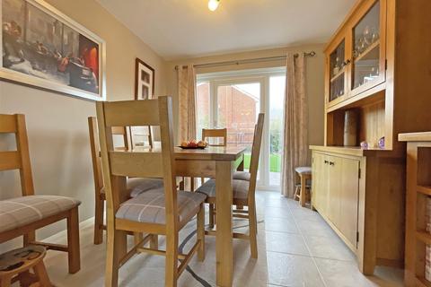 2 Barn Close, Great Oakley, Corby, NN18 8HZ