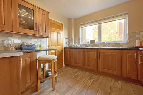 2 Barn Close, Great Oakley, Corby, NN18 8HZ
