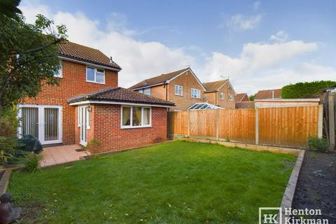 41 Lancer Way, Billericay, CM12 0XA