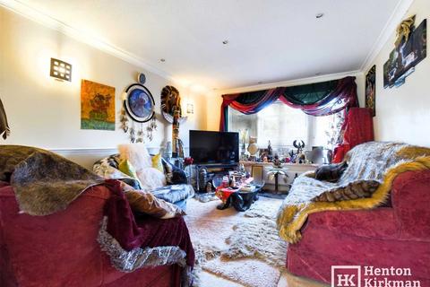 41 Lancer Way, Billericay, CM12 0XA