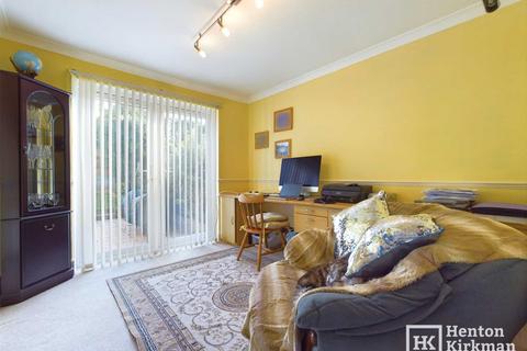 41 Lancer Way, Billericay, CM12 0XA