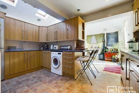 41 Lancer Way, Billericay, CM12 0XA