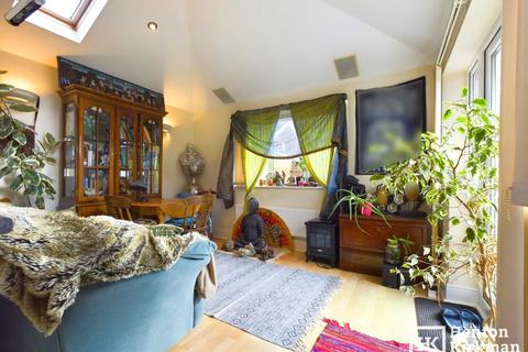 41 Lancer Way, Billericay, CM12 0XA