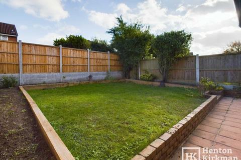 41 Lancer Way, Billericay, CM12 0XA