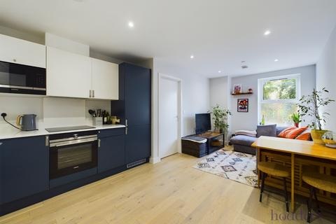 1 bedroom apartment for sale - Nexus, Gogmore Lane, Chertsey, Surrey, KT16