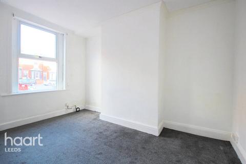 2 bedroom end of terrace house for sale, Brompton Row, Beeston