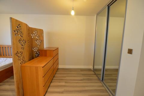 Studio to rent, Petersfield Avenue, Petersfield Avenue