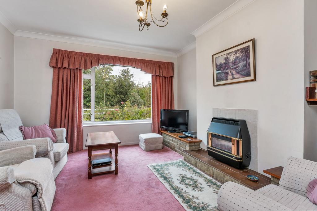 Casterton Road, Stamford, PE9 3 bed semidetached house £325,000