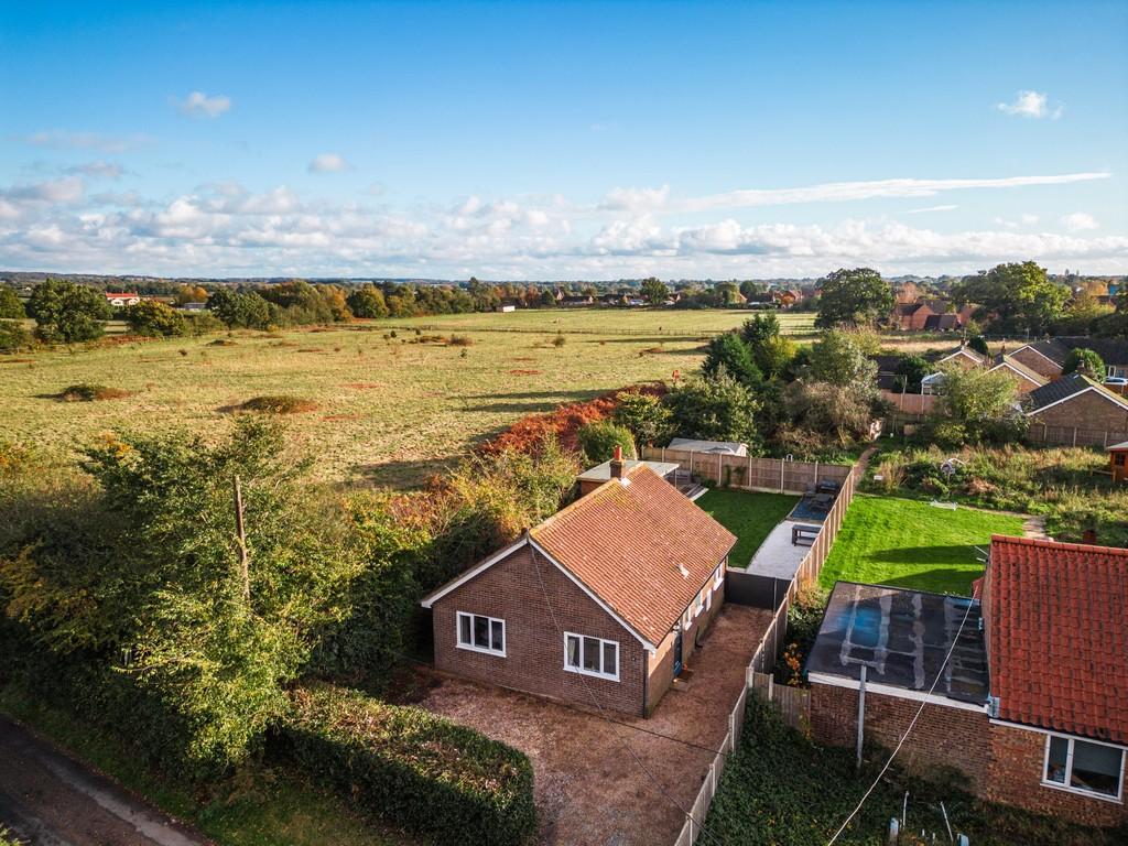 Pott Row 2 bed detached bungalow for sale £270,000