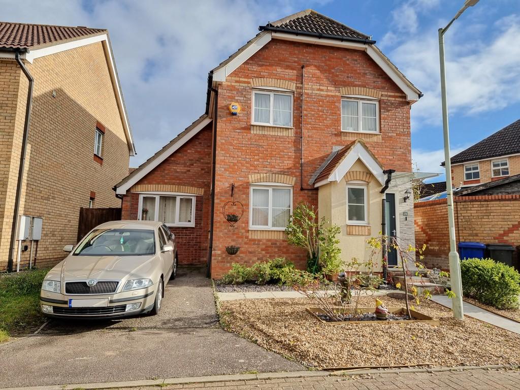 Grenadier Road, Haverhill 3 bed detached house for sale £330,000