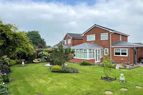 3 bedroom detached house for sale, Shaftesbury Drive, Heywood, Greater Manchester, OL10