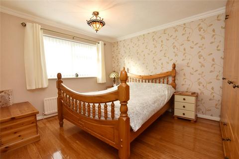 3 bedroom detached house for sale, Shaftesbury Drive, Heywood, Greater Manchester, OL10